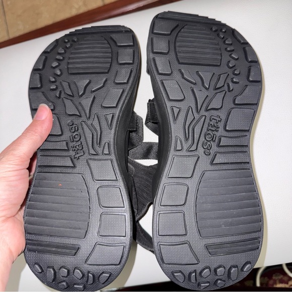 Taos Footwear Super Z Black Sandals in size 10 - Picture 5 of 6